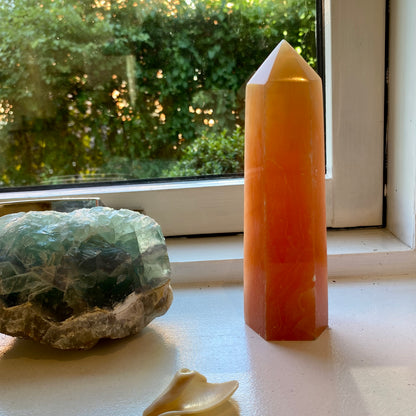 Orange calcit obelisk - 18 cm
