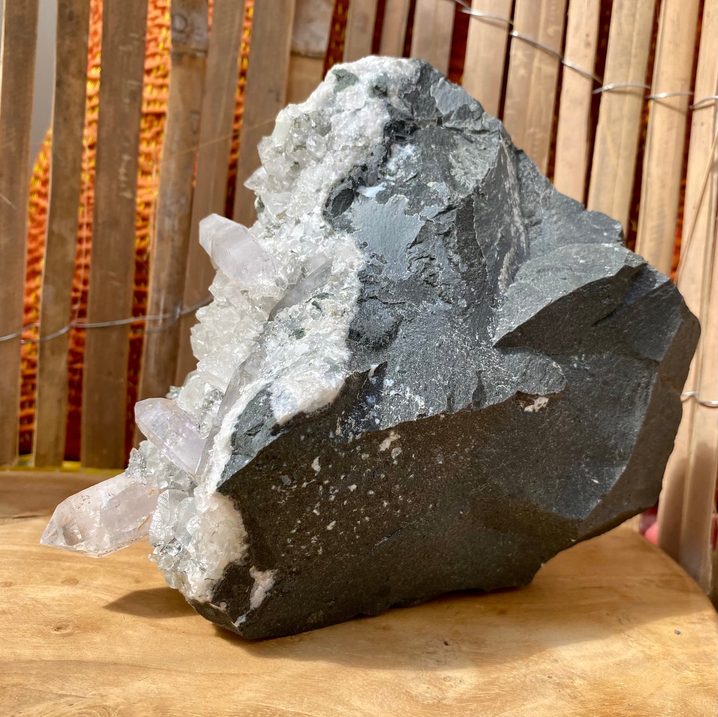 Brandberg kvarts i basalt fra Namibia - 15 cm Brandberg kvarts i basalt fra Namibia - 15 cm
