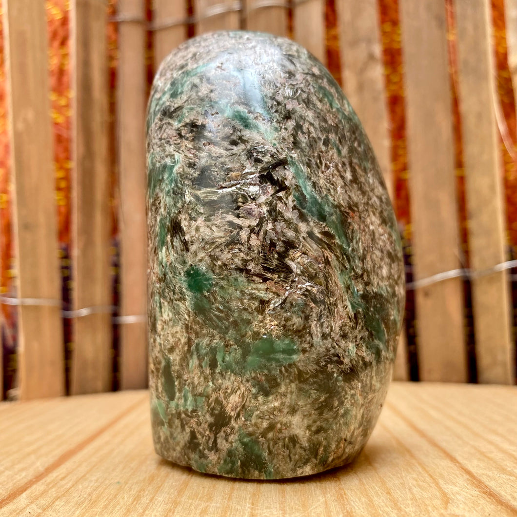 Smaragd i Mica freeform  - 300 gram