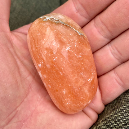 Orange Calcit palmstone