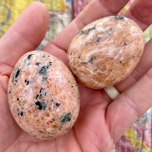 Fersken Månesten æg 7 x 5 cm