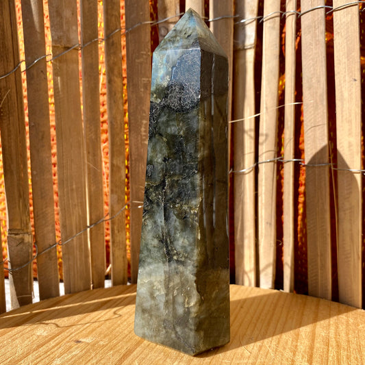 Labradorit obelisk / tårn 15 cm