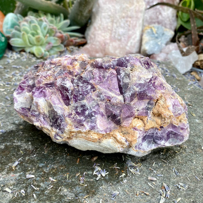 Naturlig rå violet fluorit 1.026